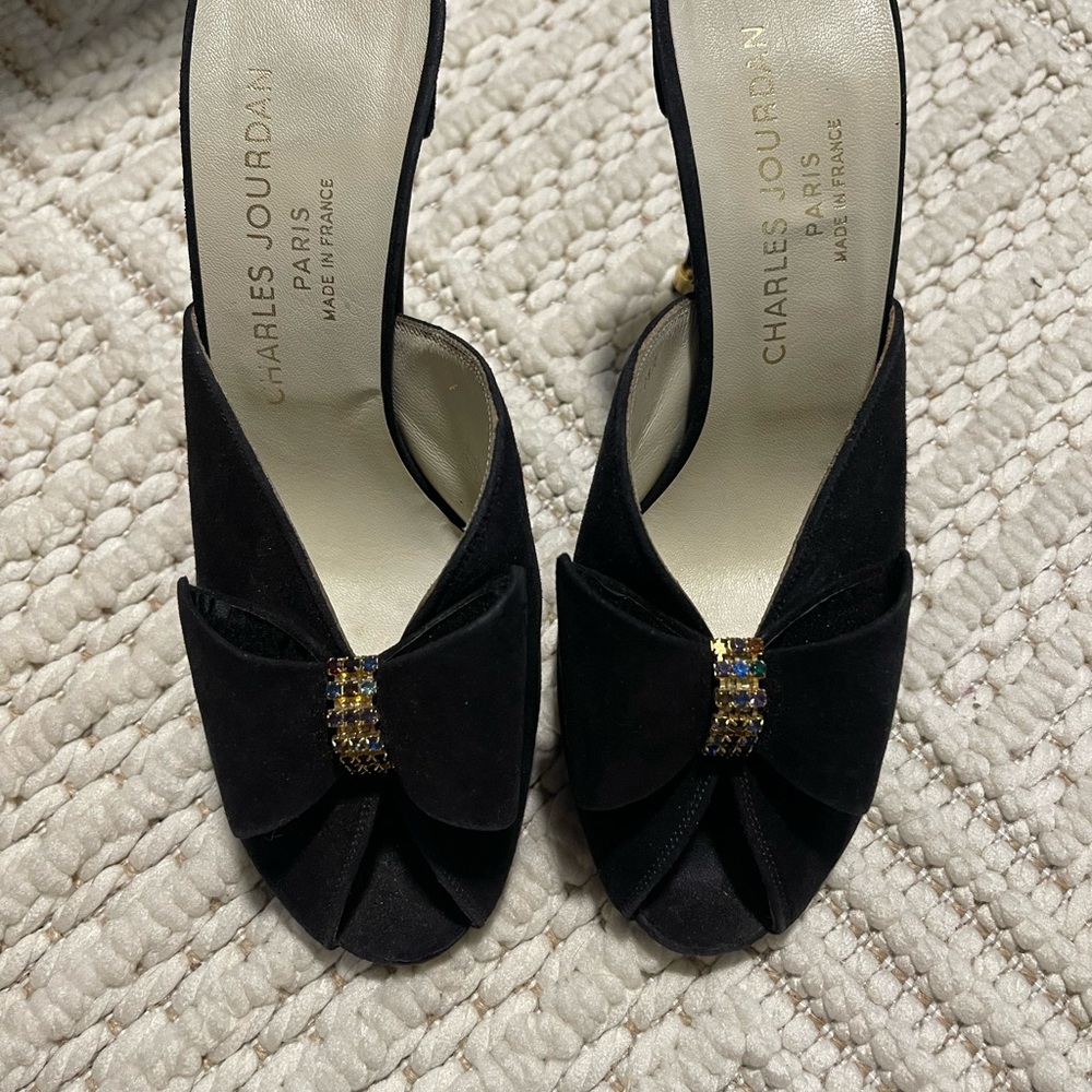 Charles Jourdan Black Heels with Jewel Bow
